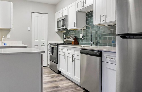 Indianapolis Apartment | Landing | Modern 1BD, Courtyard, Gym