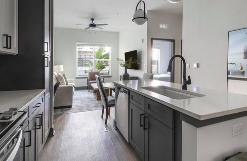 Southbank Apartment | Landing | Modern 1BD, Rooftop Lounge, Yoga Studio
