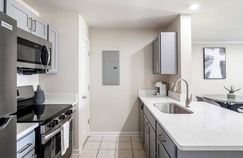 Murfreesboro Apartment | Landing | Modern 1BD, Gym, Courtyard