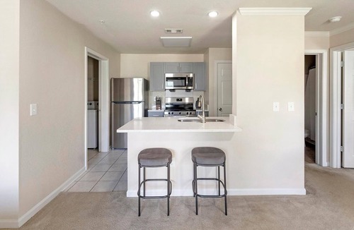 Murfreesboro Apartment | Landing | Modern 1BD, Gym, Courtyard