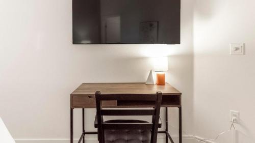 Northgate Apartment | Landing Modern 2BD Gym Pool