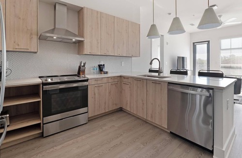 Crestline Heights Apartment | Landing | Modern 2BD, Clubhouse, Gym