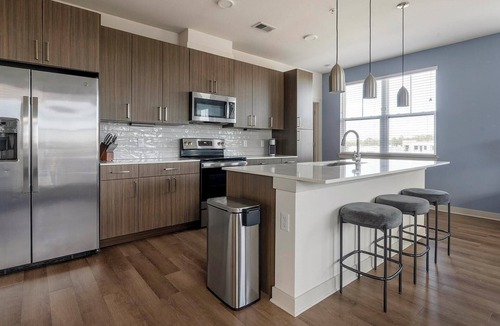 Biggar Apartment | Landing | Modern 2BD, Gym, Clubhouse