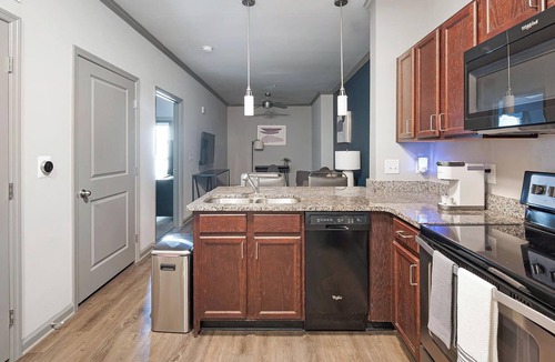 South Nashville Apartment | Landing | Modern 2BD, Clubhouse, Gym