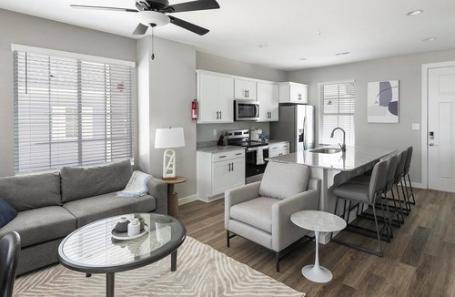 Madison Apartment | Landing | Modern 2BD, Courtyard, Clubhouse