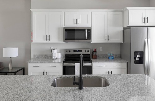 Madison Apartment | Landing | Modern 2BD, Courtyard, Pool