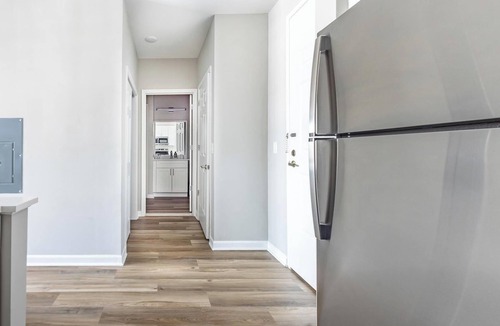 Raritan Apartment | Landing | Modern 2BD, Courtyard, Clubhouse