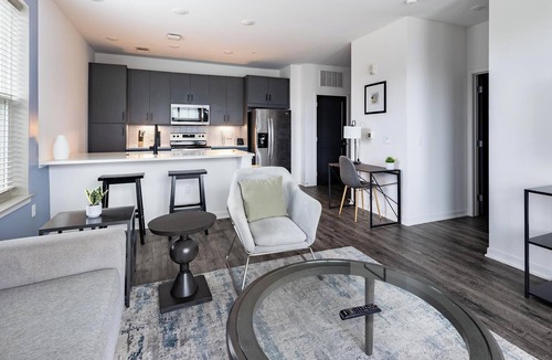 Coraopolis Apartment | Landing | Modern 2BD, Courtyard, Gym