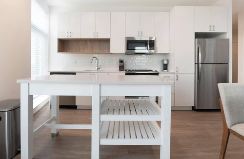 Old Town West Apartment | Landing | Modern 2BD, Gym, Clubhouse