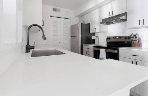 Fruitville Apartment | Landing | Modern 2BD, Gym, Clubhouse