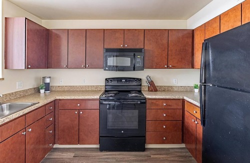 West New Haven Apartment | Landing | Modern 2BD, Gym