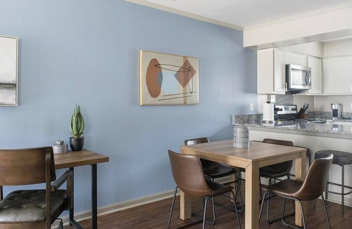 Crabtree Apartment | Landing | Modern 2BD, Gym, Clubhouse