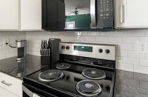 FM 1960 Apartment | Landing | Modern 2BD in Copperfield