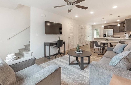 Lyman Apartment | Landing | Modern 2BD, Pool, Clubhouse