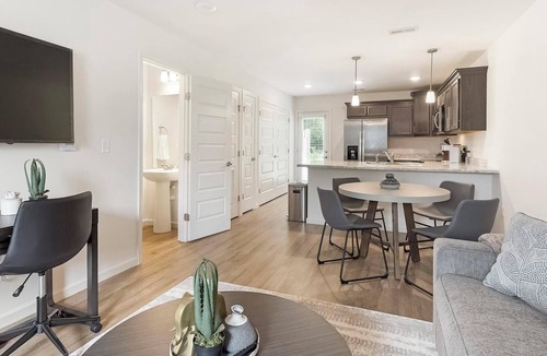 Lyman Apartment | Landing | Modern 2BD, Pool, Clubhouse