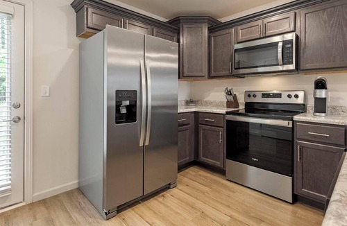 Lyman Apartment | Landing | Modern 2BD, Pool, Clubhouse