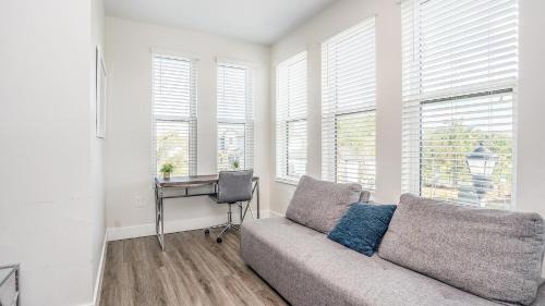 Port Tampa City Apartment | Landing Modern 2BD Pool Clubhouse