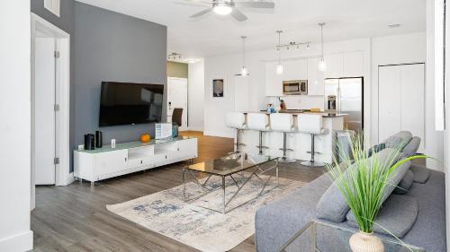 Port Tampa City Apartment | Landing Modern 2BD Pool Clubhouse