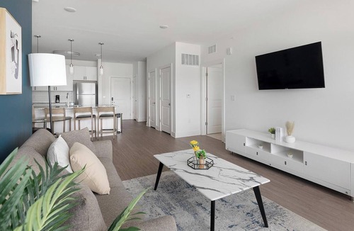 Athens Apartment | Landing | Modern 2BD, Pool, Yoga Studio