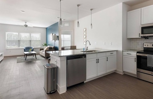 Athens Apartment | Landing | Modern 2BD, Pool, Yoga Studio