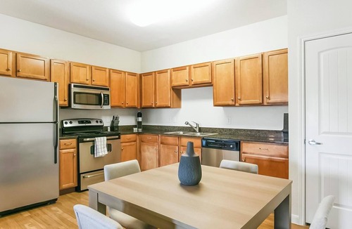 Sweetbriar Apartment | Landing | Modern 2BD, Pool, Clubhouse