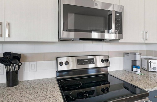 Conroe Apartment | Landing | Modern 2BD, Pool, Clubhouse