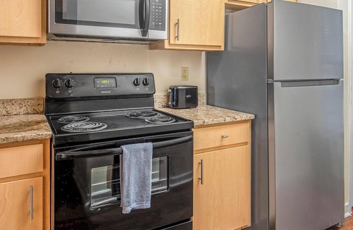 New Pathways Apartment | Landing | Modern 2BD, Pool, Gym
