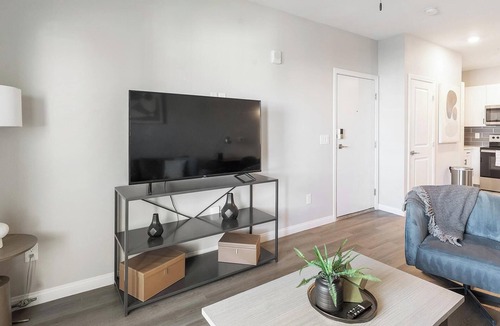 Townsite Apartment | Landing | Modern 2BD, Rooftop Lounge, Pool