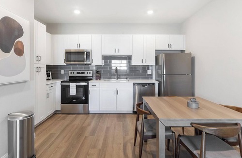 Townsite Apartment | Landing | Modern 2BD, Rooftop Lounge, Pool