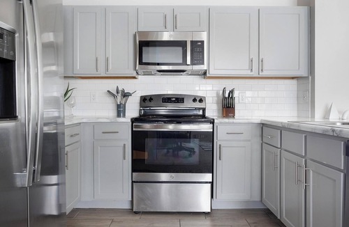 Broken Arrow Apartment | Landing | Modern 2BD, Clubhouse, Game Room
