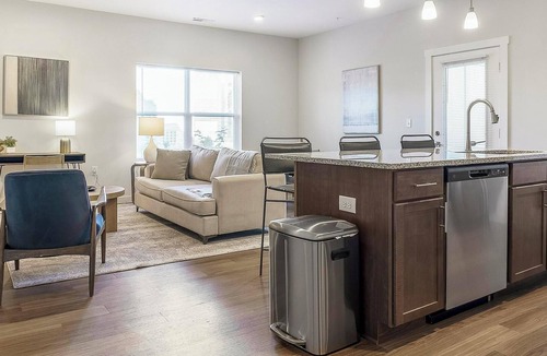 Cartersburg Apartment | Landing | Modern 2BD, Courtyard, Gym