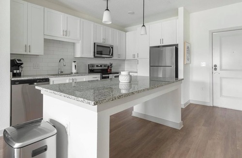 Jacksonville Apartment | Landing | Modern 2BD, Gym, Clubhouse
