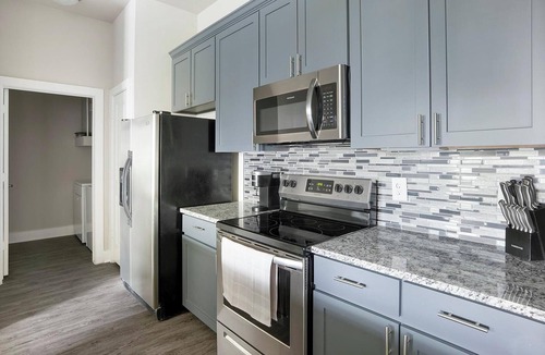 Nassau Bay Apartment | Landing | Modern 2BD, Yoga Studio, Gym