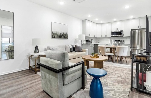 Spruce Hill Apartment | Landing | Modern 2BD, Gym