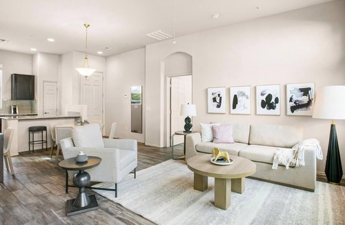 DeBaliviere Place Apartment | Landing | Modern 2BD, Yoga Studio, Gym