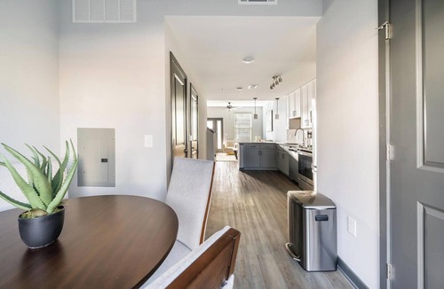 Northwest Pensacola Apartment | Landing | Modern 3BD, Rooftop Lounge, Game Room