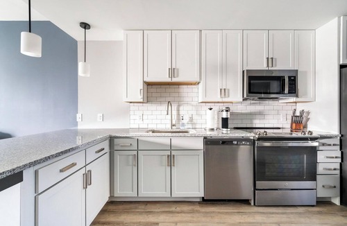 Northwest Pensacola Apartment | Landing | Modern 3BD, Rooftop Lounge, Game Room