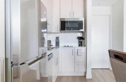 Golden Gate Apartment | Landing | Modern Studio, Courtyard, Clubhouse