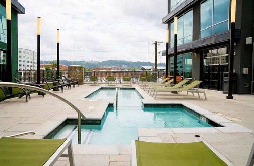 Five Points South Apartment | Landing | Modern Studio, Yoga Studio, Gym