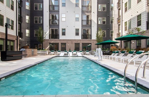 Downtown Apartment | Landing | Modern Studio, Courtyard, Yoga Studio