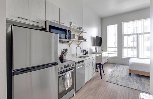 River North Art District Apartment | Landing | Modern Studio, Gym, Clubhouse