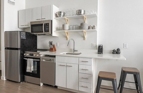 River North Art District Apartment | Landing | Modern Studio, Gym, Clubhouse