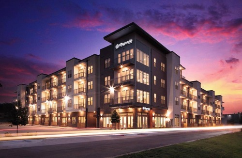 Far North Dallas Apartment | Landing | Modern Studio, Pool, Gym