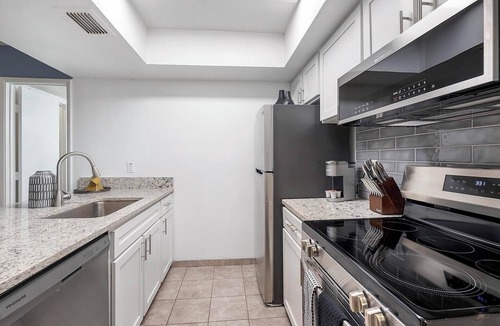 Glendale Apartment | Landing | Modern Studio in Glendale