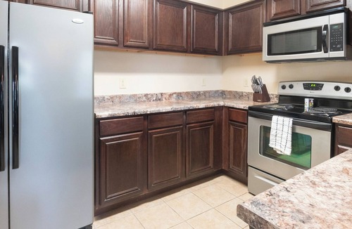 Broken Arrow Apartment | Landing | Spectacular 2BD, Pool, Gym