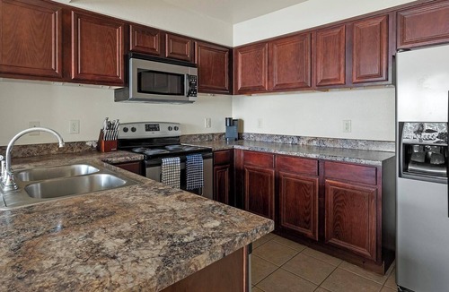 Broken Arrow Apartment | Landing | Spectacular 2BD, Pool, Gym