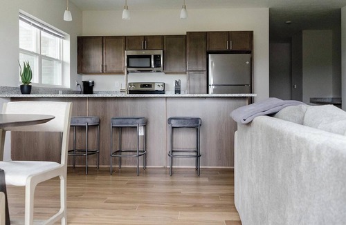 Cartersburg Apartment | Landing | Spectacular 2BD, Pool, Gym