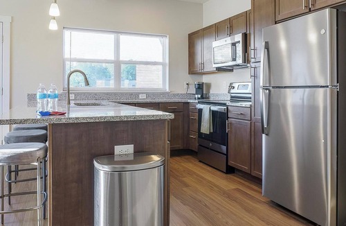 Cartersburg Apartment | Landing | Spectacular 2BD, Pool, Gym