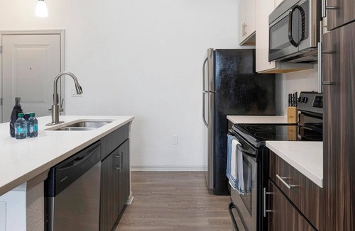Fairvilla Apartment | Landing | Spectacular 1BD, Clubhouse, Gym