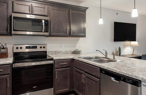 Lyman Apartment | Landing | Spectacular 1BD, Clubhouse, Gym